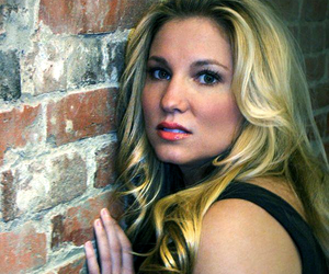 Julie Roberts Julie Roberts